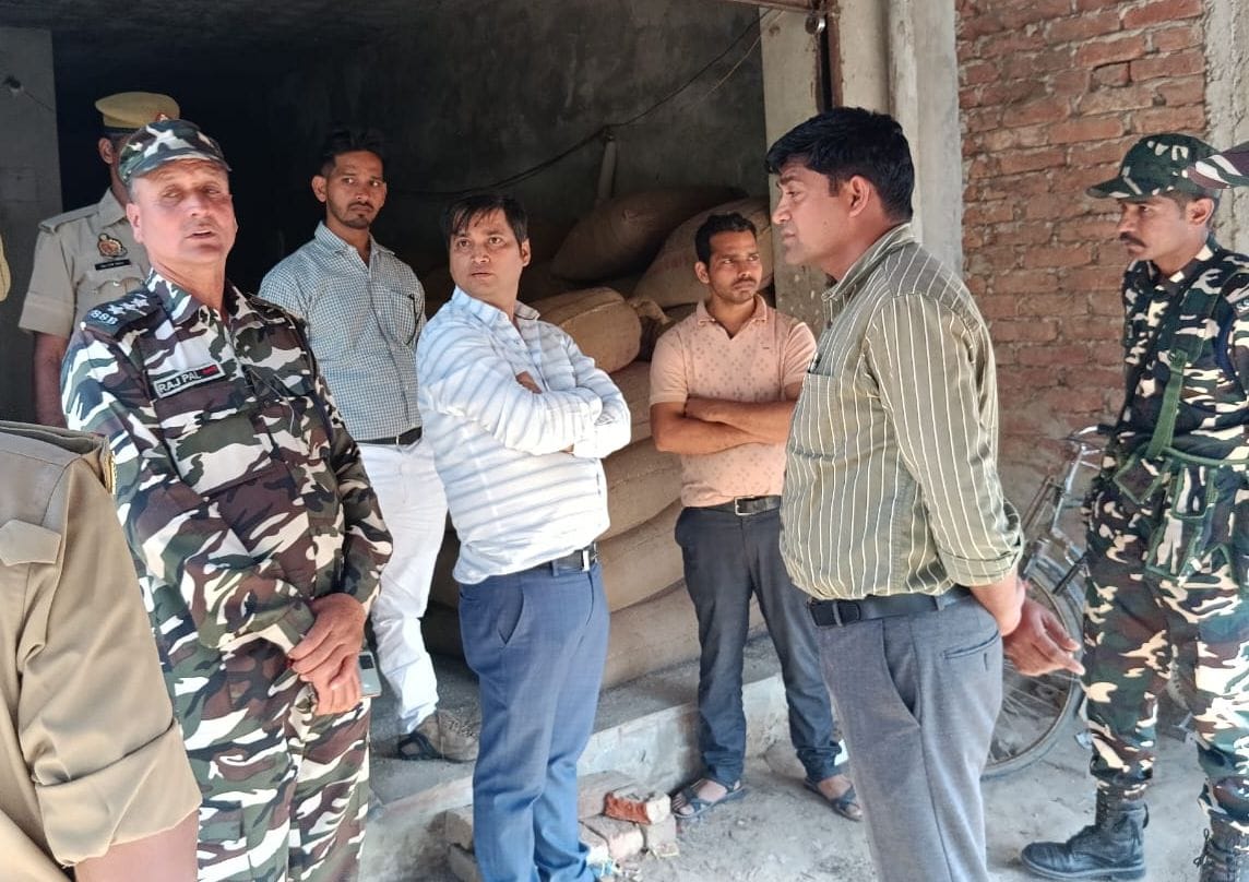 Administration raid: 213 sacks of food grains recovered from the border