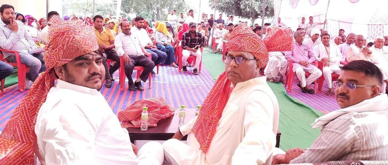minister banwari Lal listened to problems, gave 10 lakh rupees each to two villages