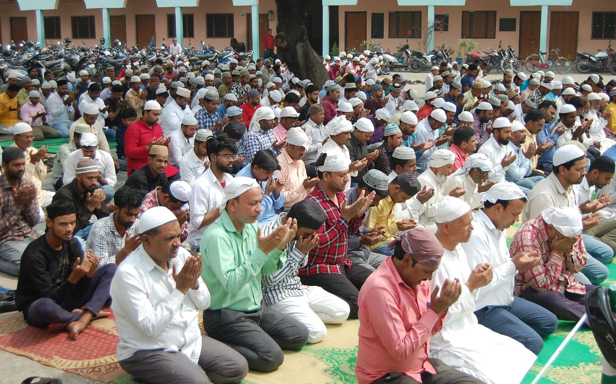 Crowd in mosques on second Friday of Ramadan