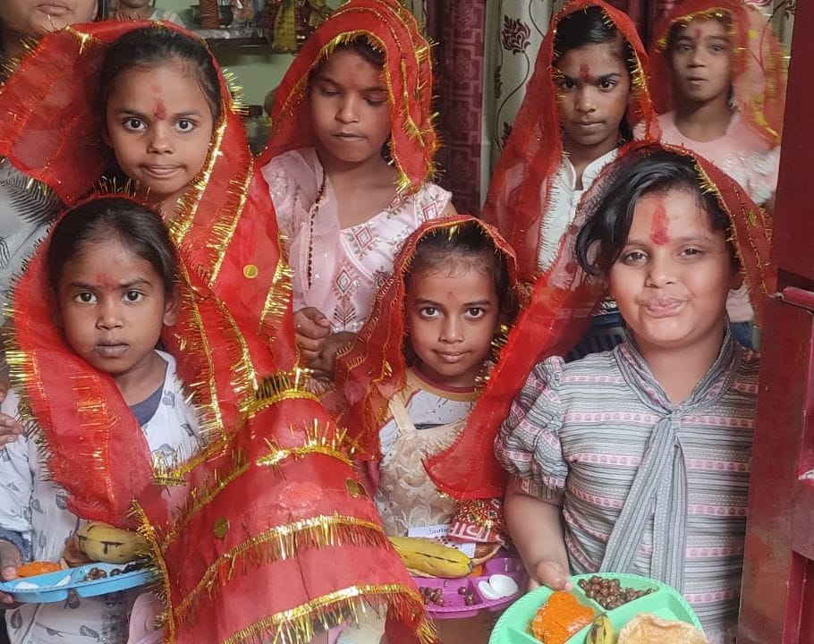 Sacrifice given in Havan, food served after Kanya Pujan