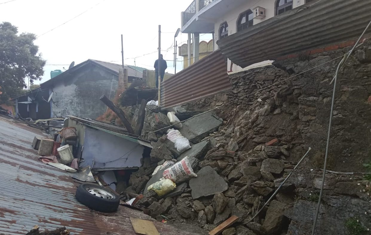 Life disrupted due to heavy rains, three roads closed