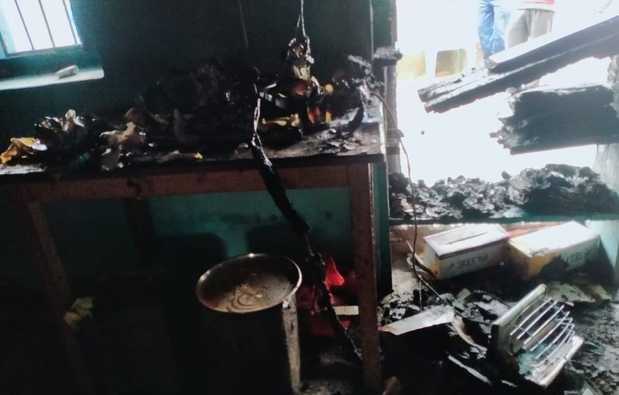 Fire broke out in a cheap street shop, burning ration and other items