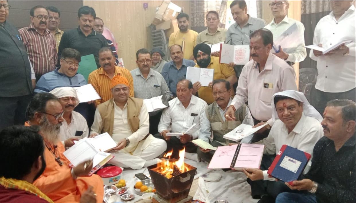 Traders welcomed the business new year by worshiping bookkeeping