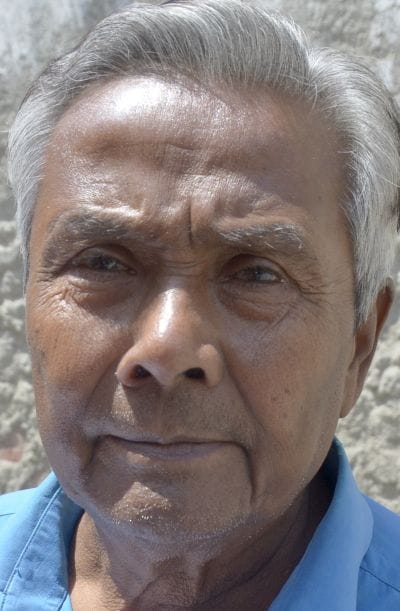 Dabangs are forcibly cutting 80 bigha wheat of the farmer