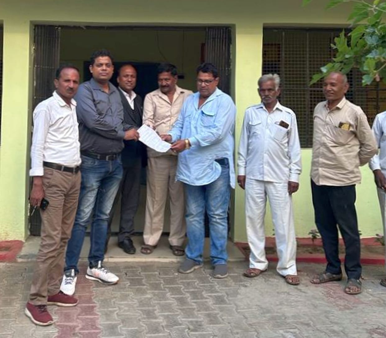 Congressmen submitted memorandum in Salarpur block