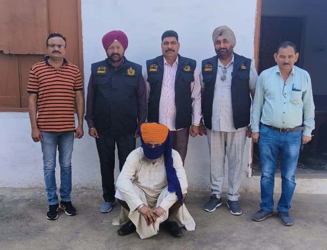 crook arrested: Fugitive Anoop was living as a servant in Agra's Gurudwara for 12 years in a robbery case