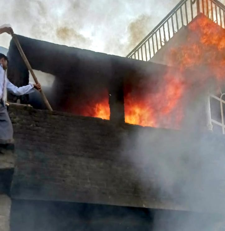 Fire in puncture-welding shop, cylinder also exploded