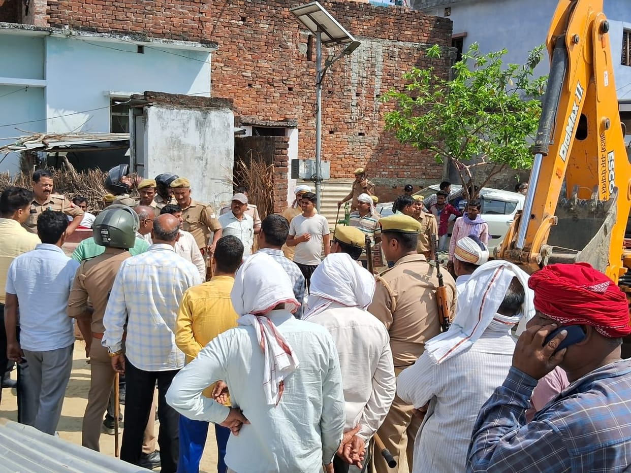 Bulldozer on illegal occupation in Langra village