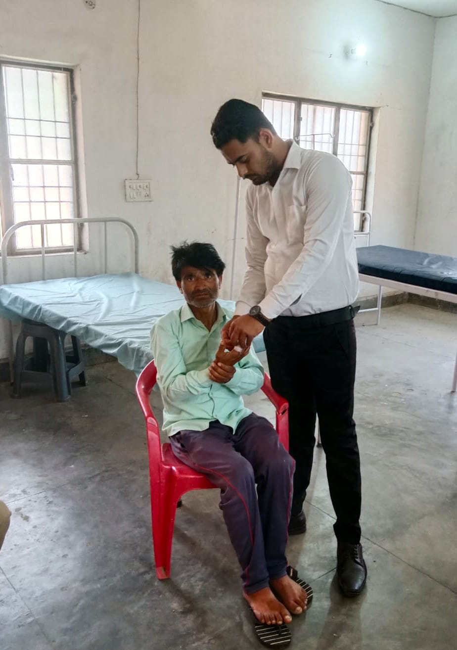 Elder brother chews younger brother's finger in land dispute