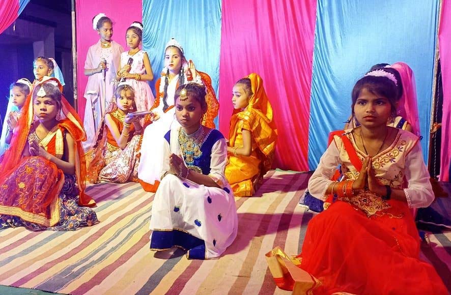 Students mesmerized by cultural presentation