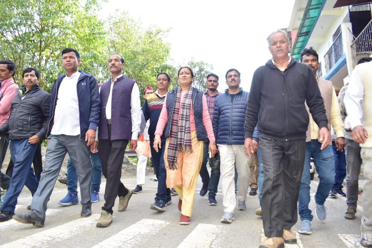 Inaugurated the road, expressed gratitude to the public by doing a road show