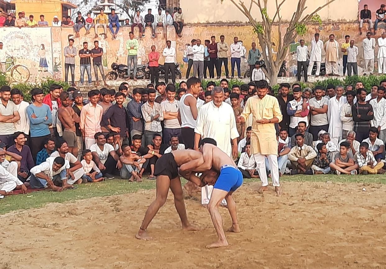 Asif slaps Bhoopkhedi wrestler in wrestling