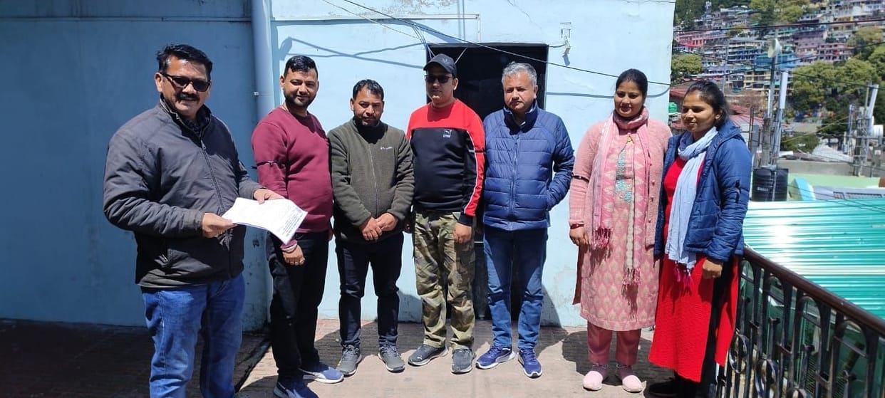 Engineers protested by tying black bands