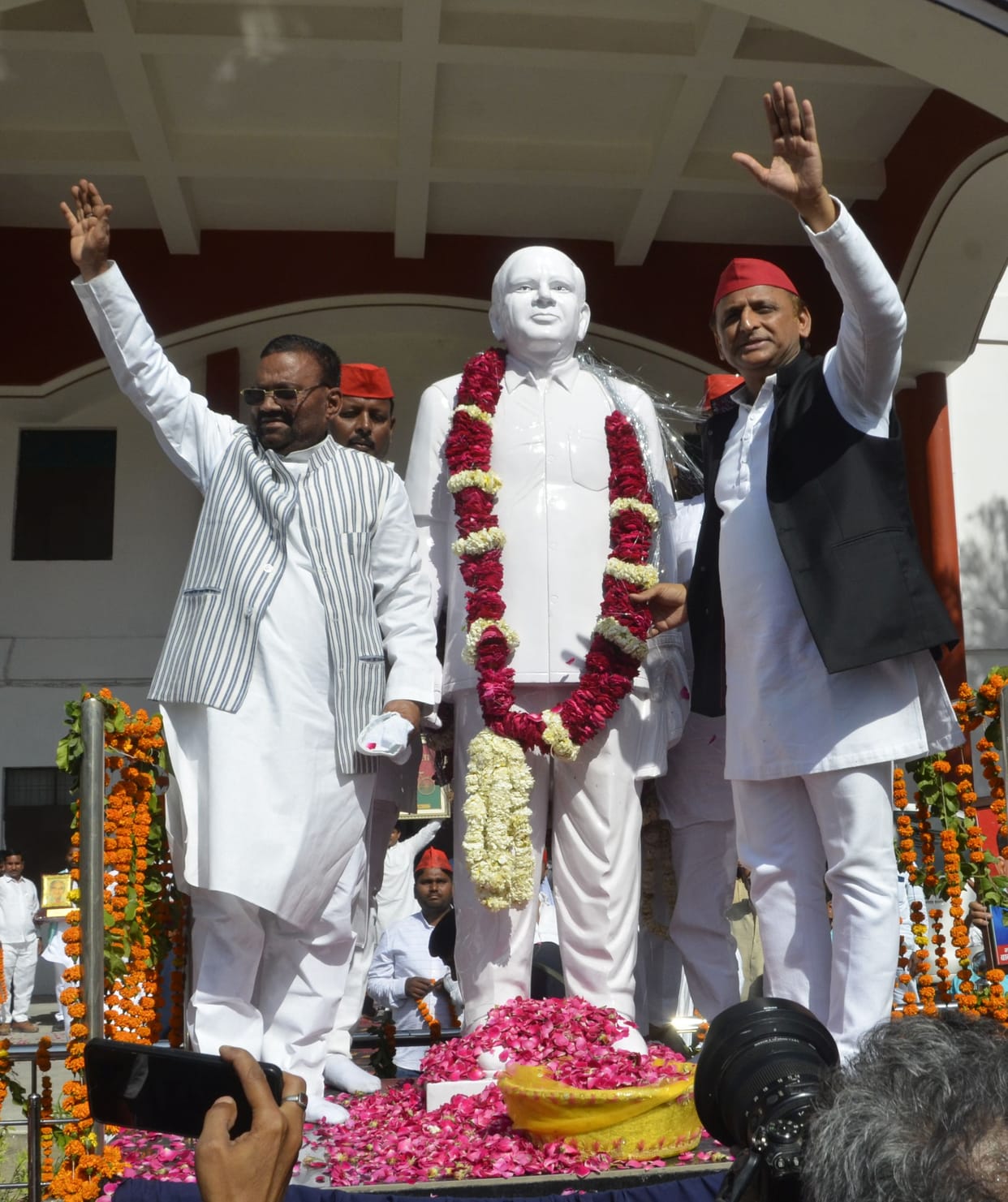 Unveiling the first statue of Kanshi Ram in the district