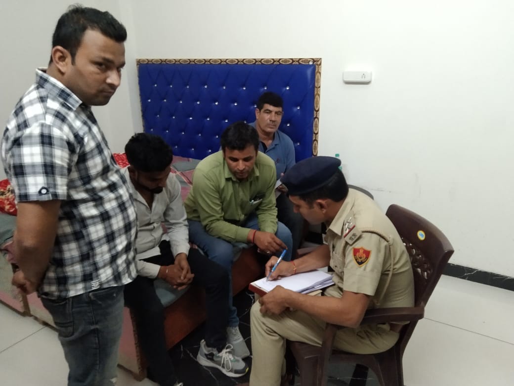Chief Minister's flying squad raided hotels, lovers found in rooms