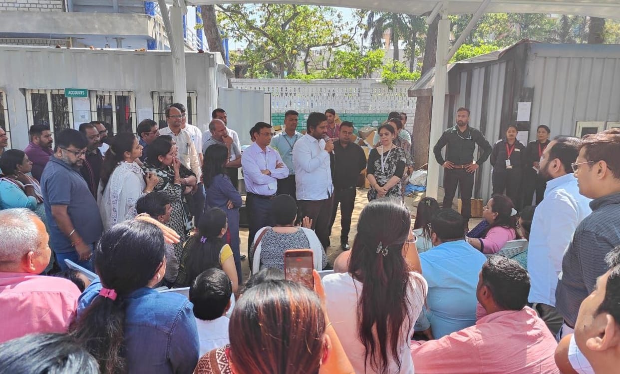 Parents uproar against DPS for two hours