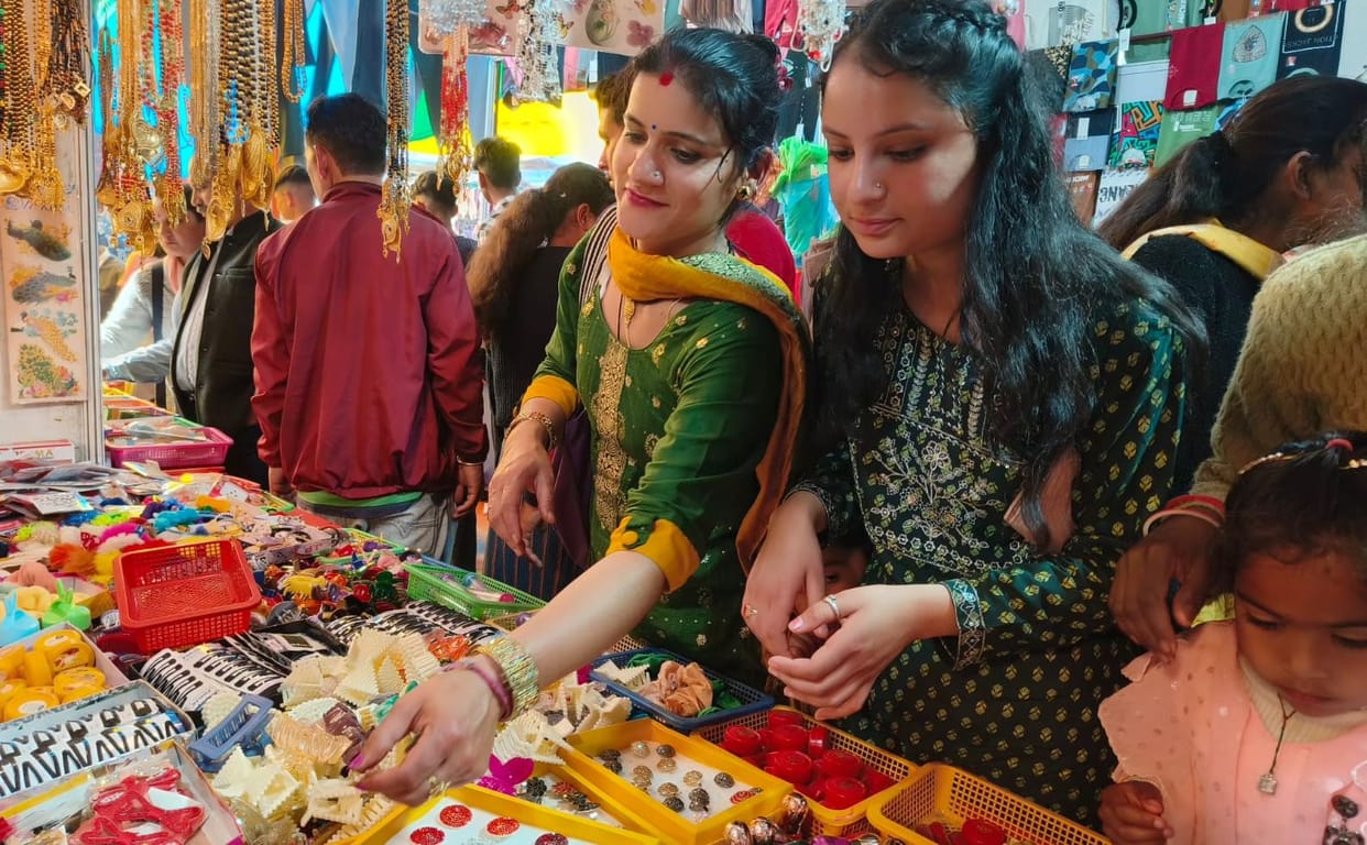 Relief to traders, will be able to decorate shops till April 10