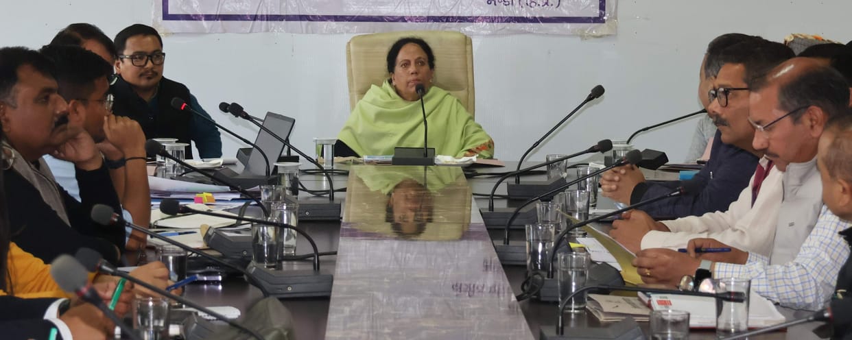 Strictly follow traffic rules: Pratibha