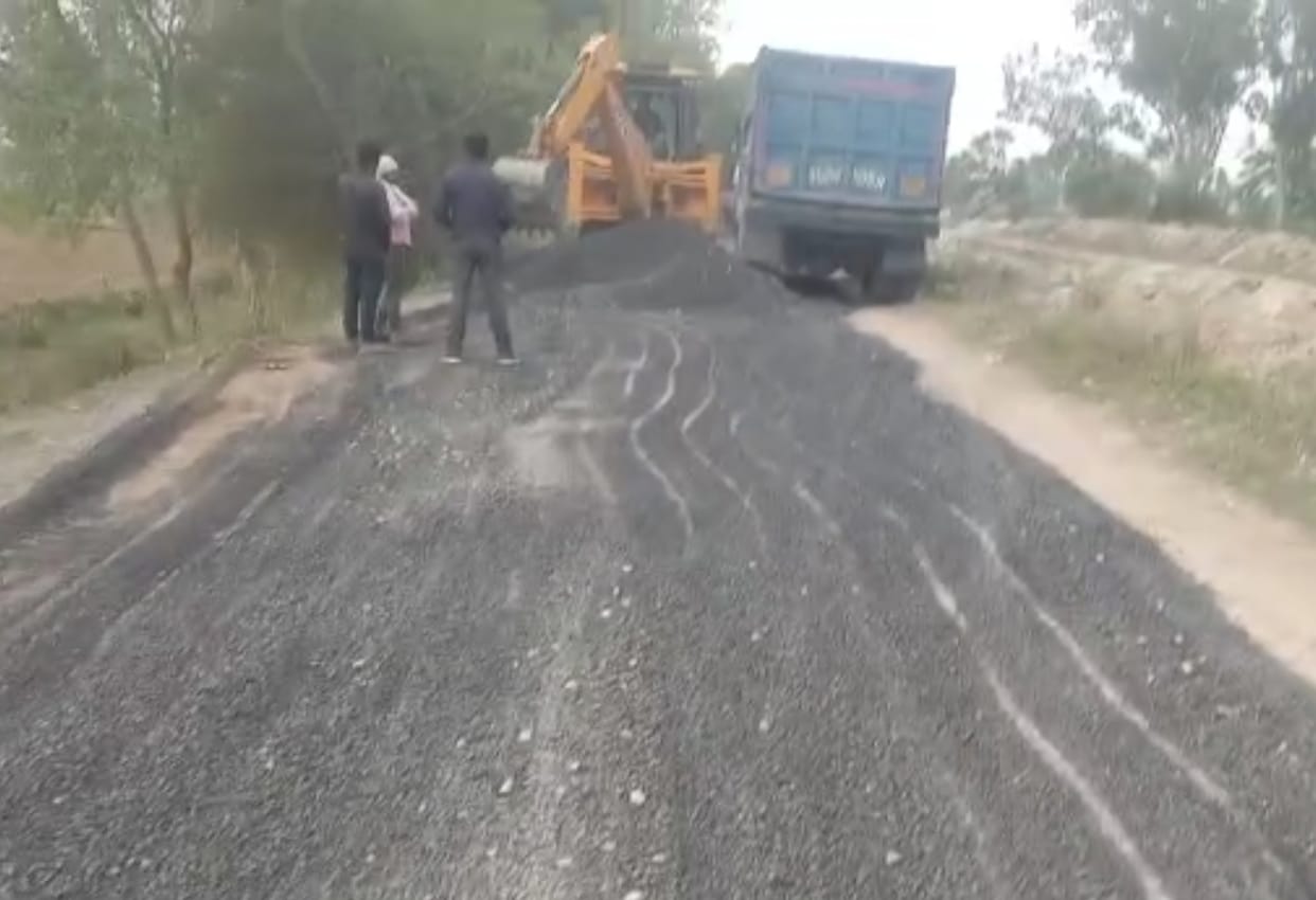 Lonivi uprooted road under construction after protest by farmers