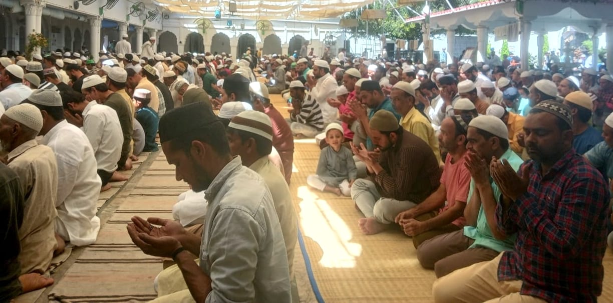 On the third Friday of Ramzan, prayers for the prosperity of the country were done in the mosques.