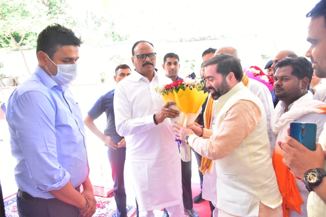 Computers were not bought despite the budget, the deputy CM got angry