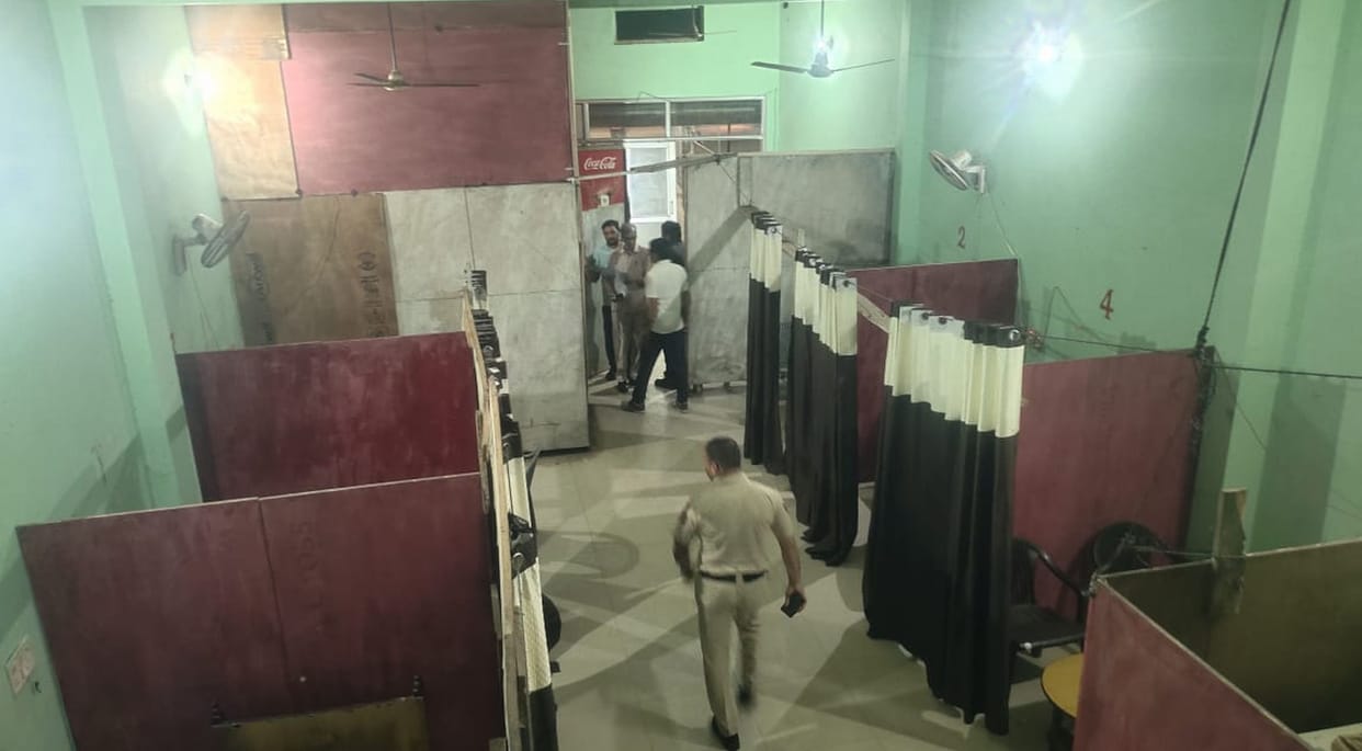 Chief Minister's flying squad caught overloaded vehicles, also raided the hotel