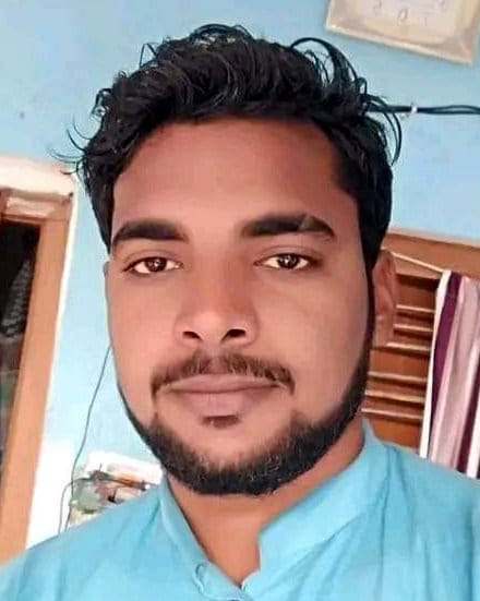 After the accident, the young man died due to falling of sugarcane loaded in the truck