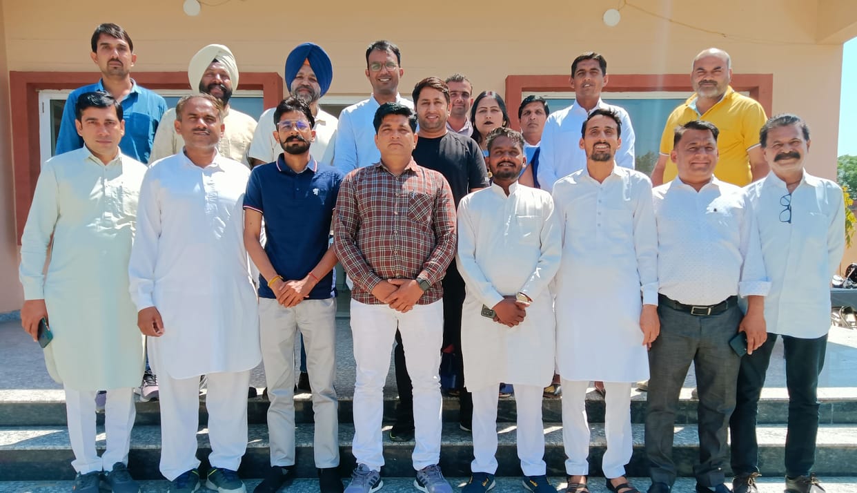 Apart from IT cell, BJP is preparing a separate team from Instagram to Facebook