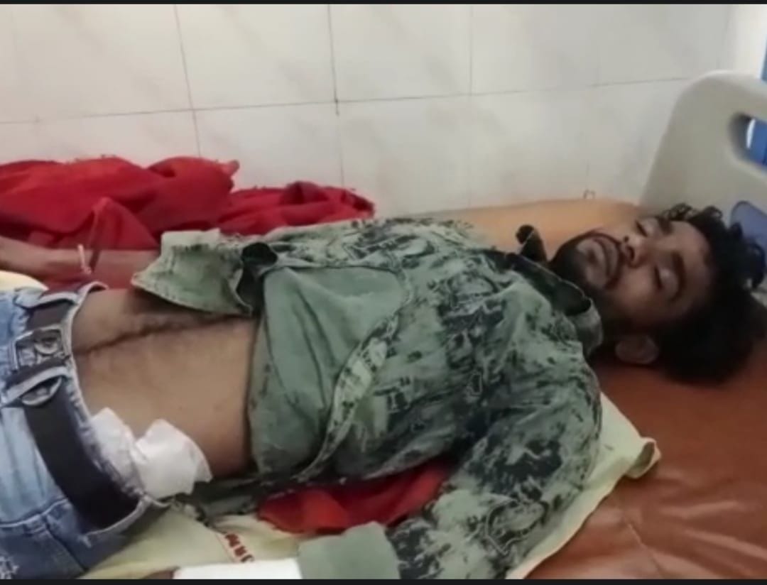 Young man attacked with sharp weapons in Holi enmity