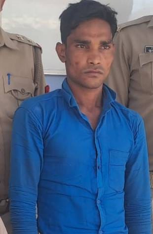 Purse snatched from female passenger in Aligarh-Bareilly passenger, accused caught