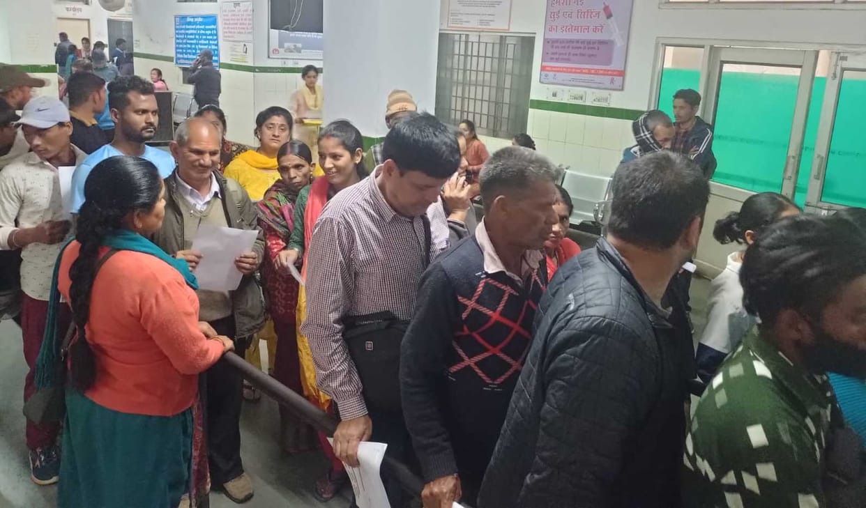 Kovid guide line is not being followed in the hospital