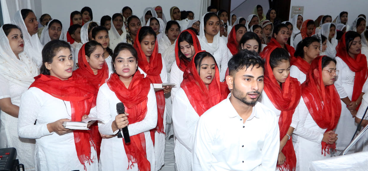 Remembered the sacrifice of Lord Jesus Christ, kept silence for world peace