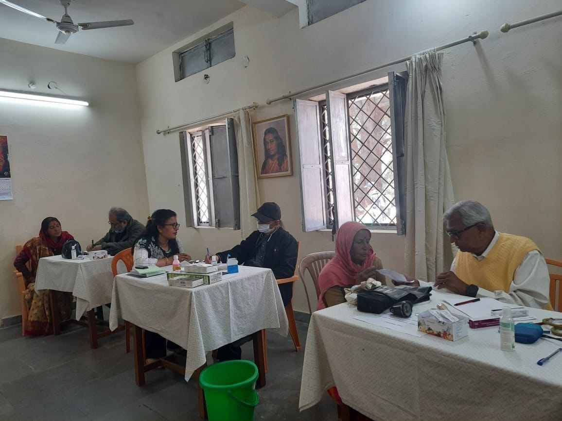 1350 patients were treated on the second day in free health camps