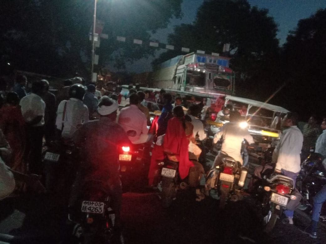 Truck broke railway crossing traffic stopped for two hours