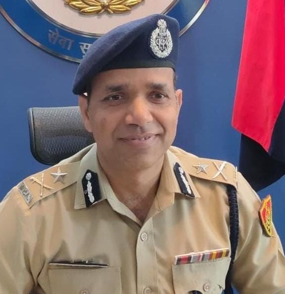 One crore will be given to the relatives of policemen who lost their lives in an encounter, and Rs 90 lakh in a road accident.