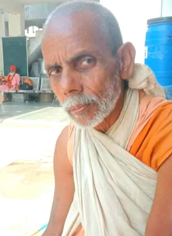 An old man who went on pilgrimage died in an accident in MP