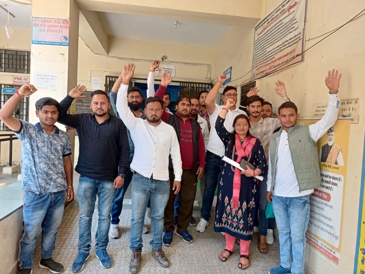 Congressmen demonstrated to demand improvement in health facilities