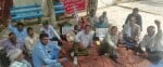 सोनीपत लघु सचिवालय के पास सामूहिक उपवास करते जनवादी महिला समिति के सदस्य व अन्य।
