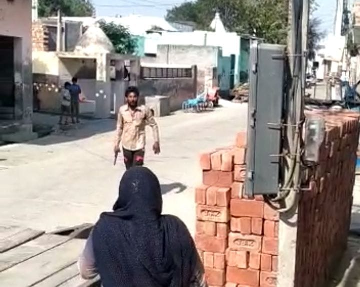 Historysheeter Nikhil's uncle pointed pistol at Sarpanch's family, threatened to kill