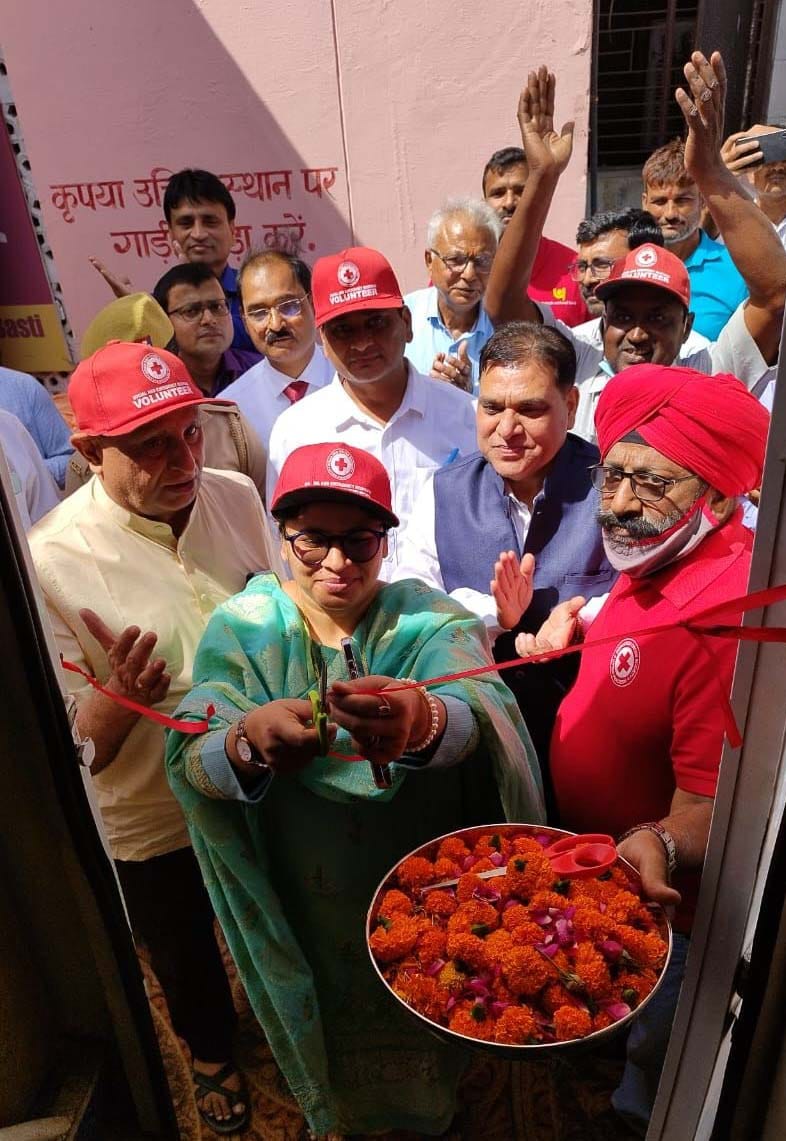 18 employees of PNB donated blood