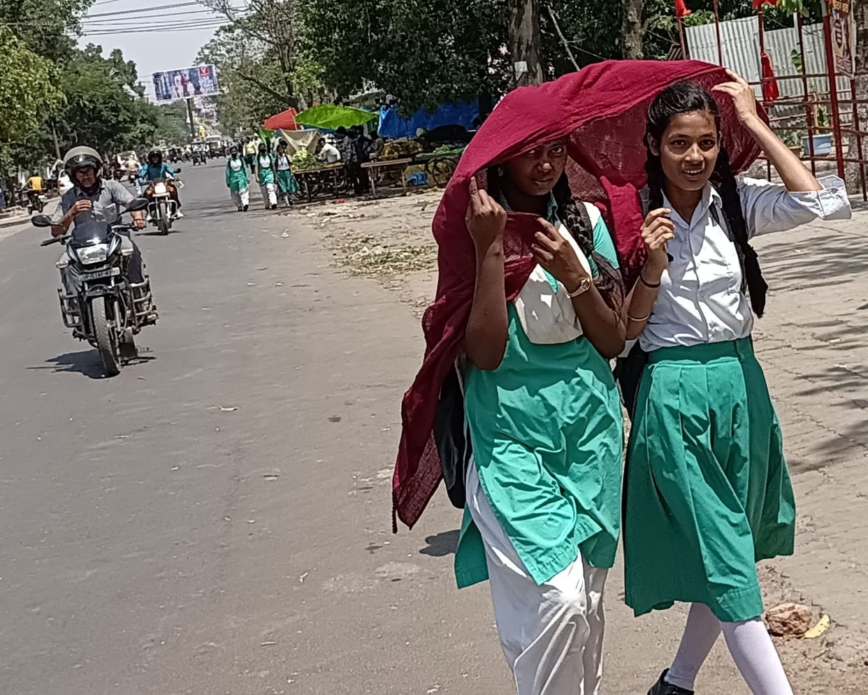 Life affected by heat wave, mercury crossed 39 degree