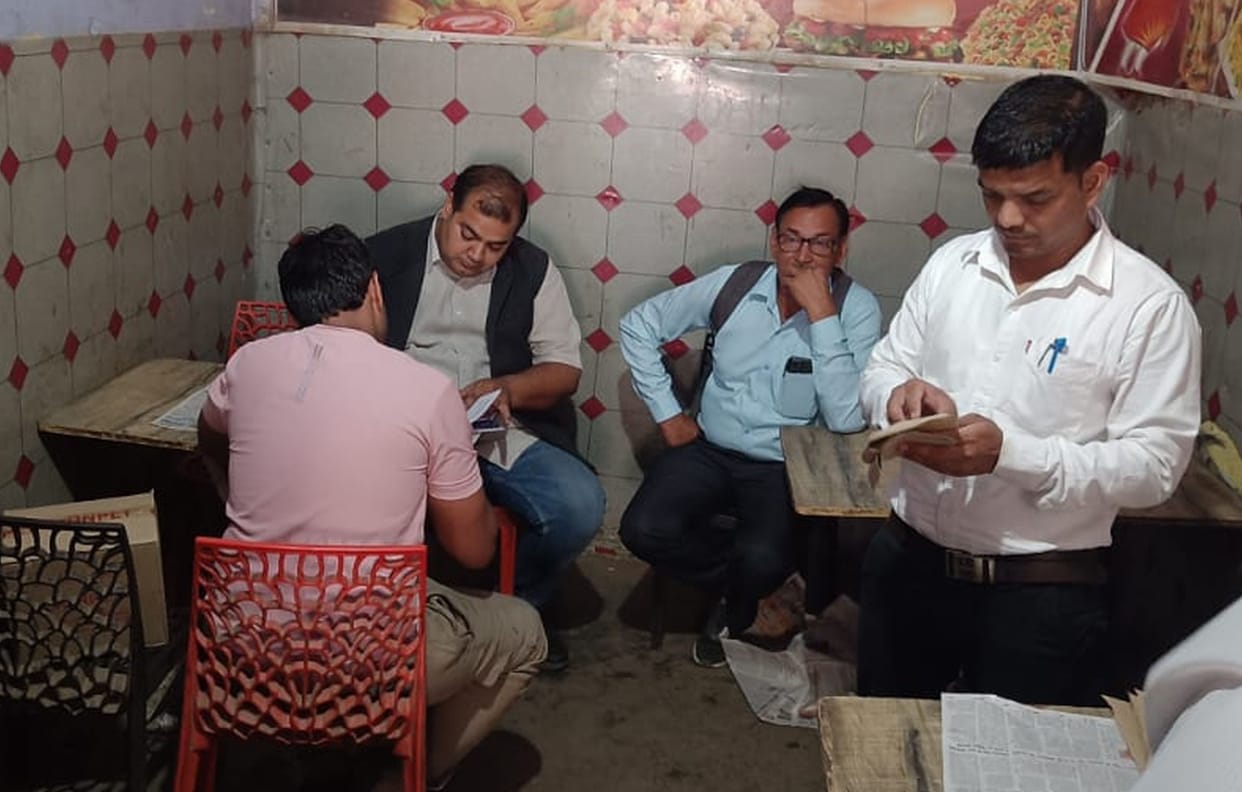 Chief Minister's flying squad raided two sweet stores, 6 domestic cylinders recovered
