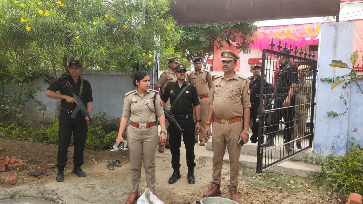 SP inspected the polling station