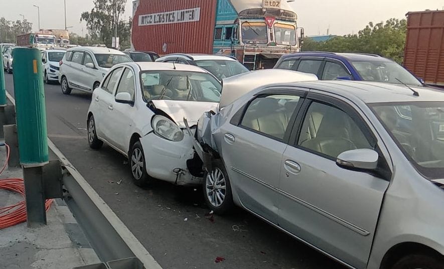 Three cars collided on National Highway-44, four members of a family injured
