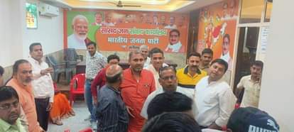 कयामपुर स्थित भाजपा जिला कार्यालय पर हुए हंगामे के बाद विद्या नगर स्थित सांसद सतीश गौतम