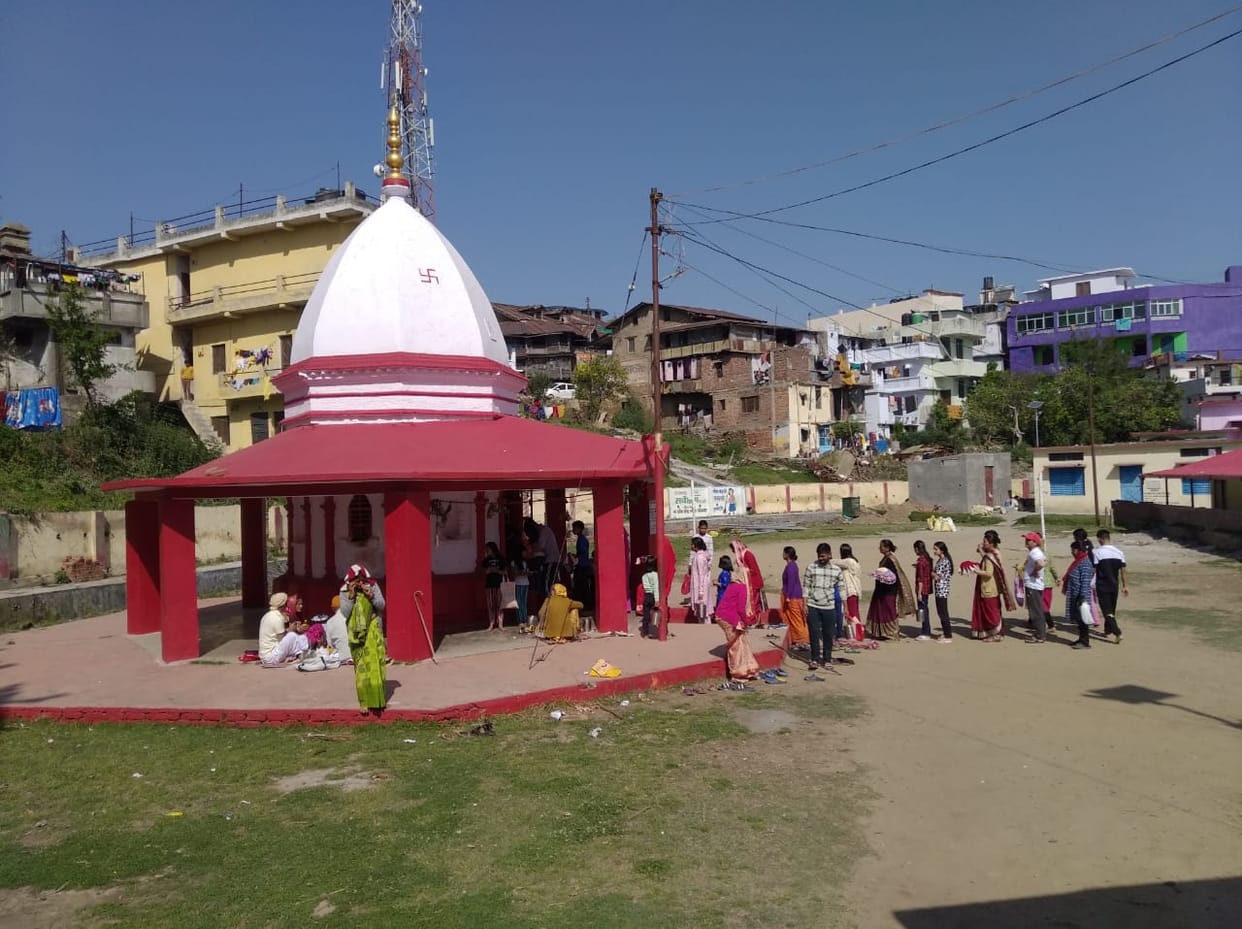 Devotees are getting worried due to lack of water connection in Shiva temple