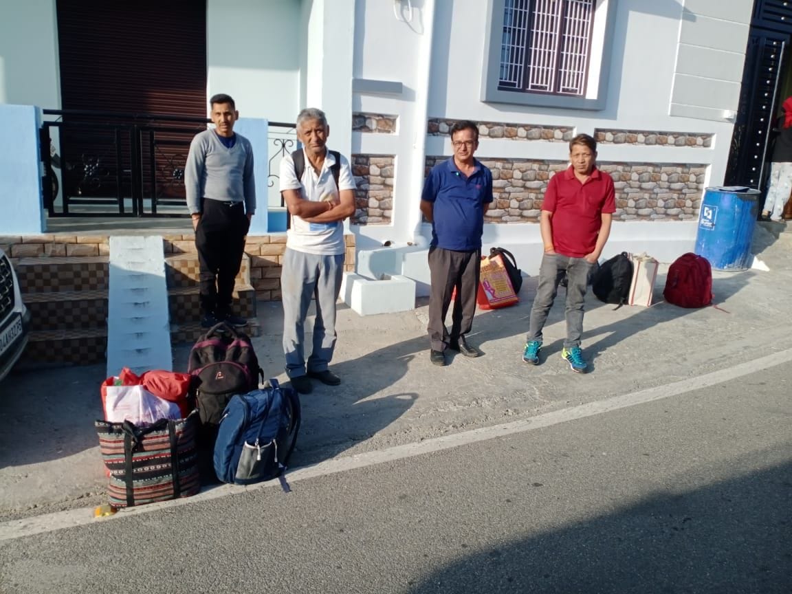 Passengers troubled in the fight of two unions