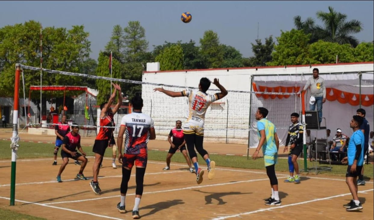 Pilibhit became the winner by defeating Moradabad in volleyball