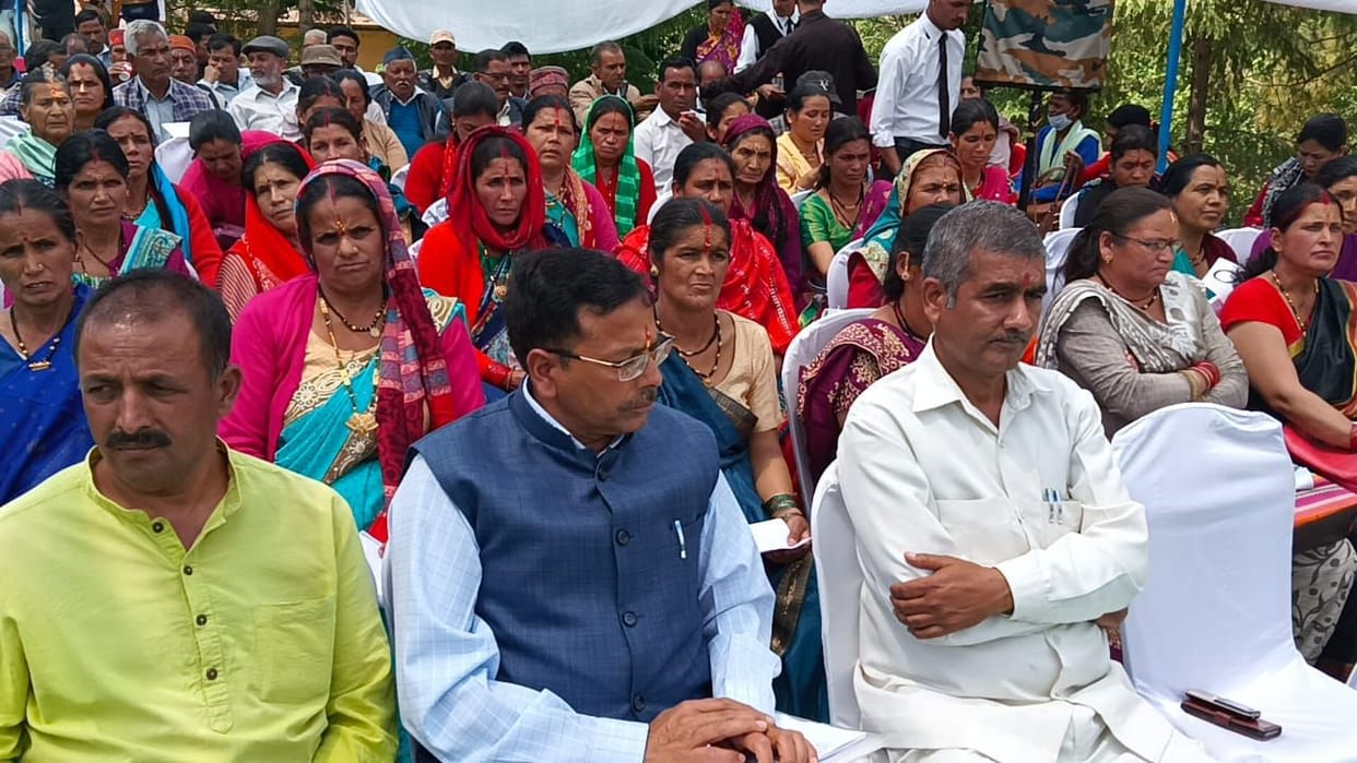Half of the members said that the committee should be dissolved, more than one half said no