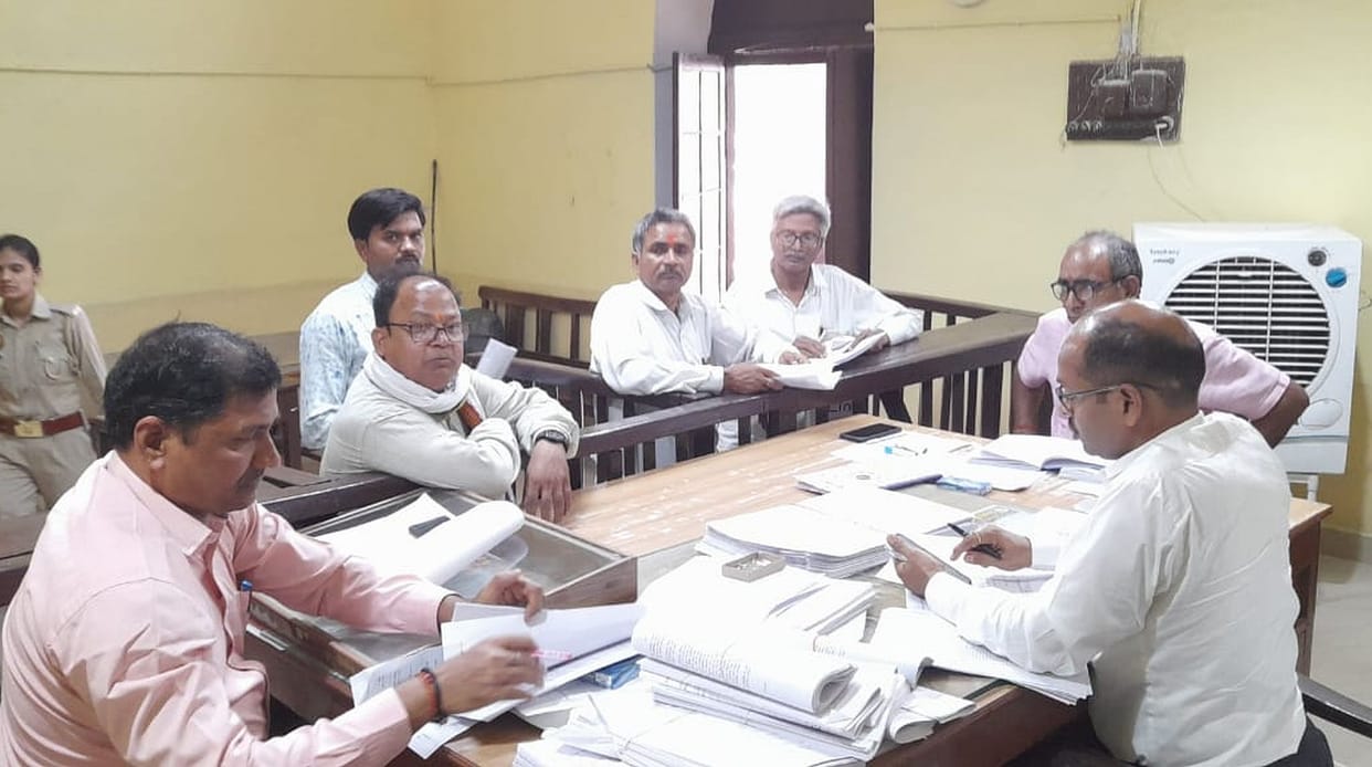 Congress, BSP and AAP candidates bought papers for the post of chairman